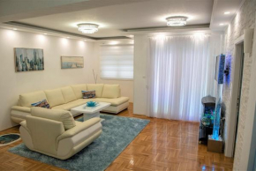 Apartment Queen 1